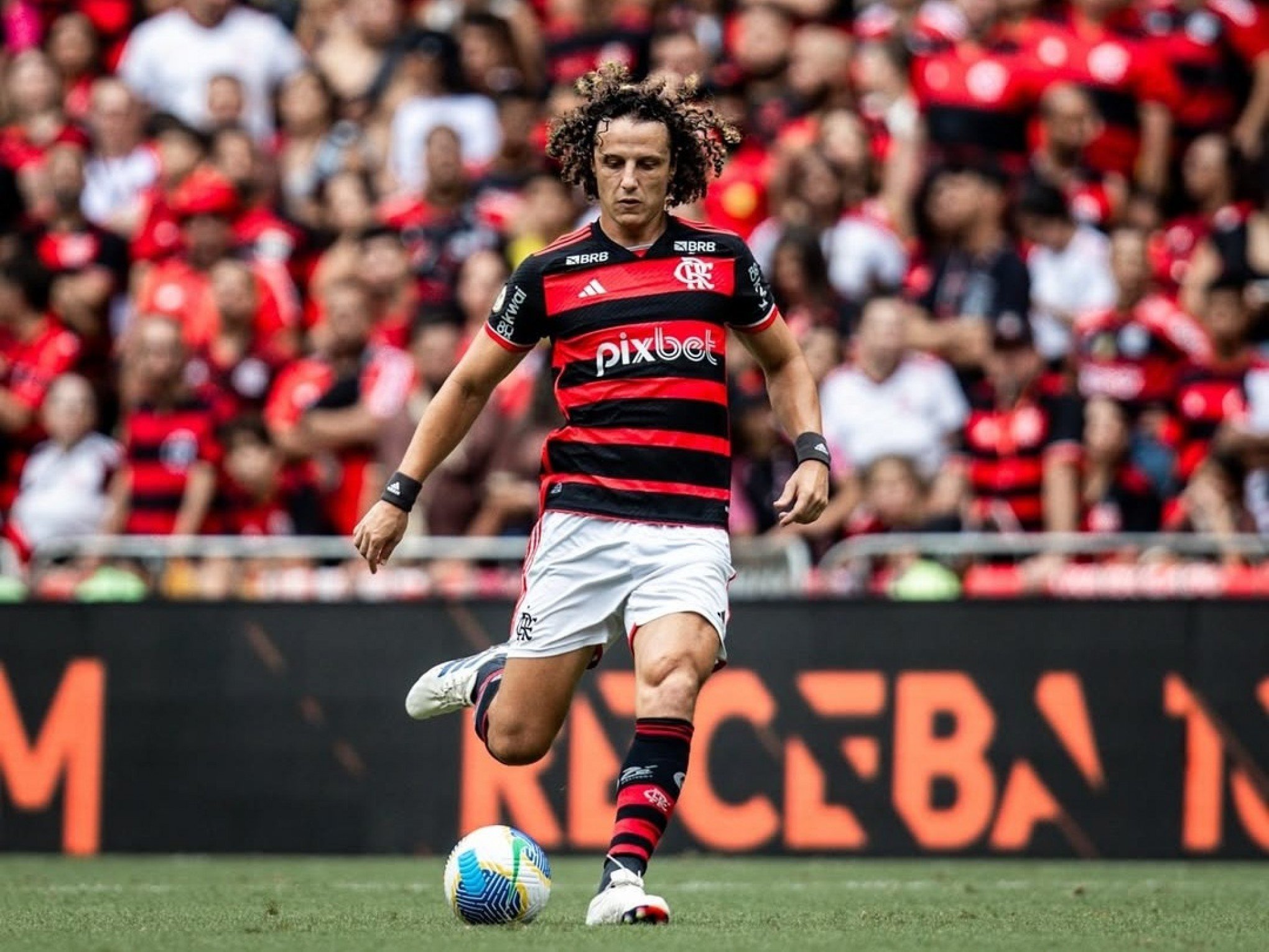 David Luiz deixa o Flamengo e fica livre no mercado