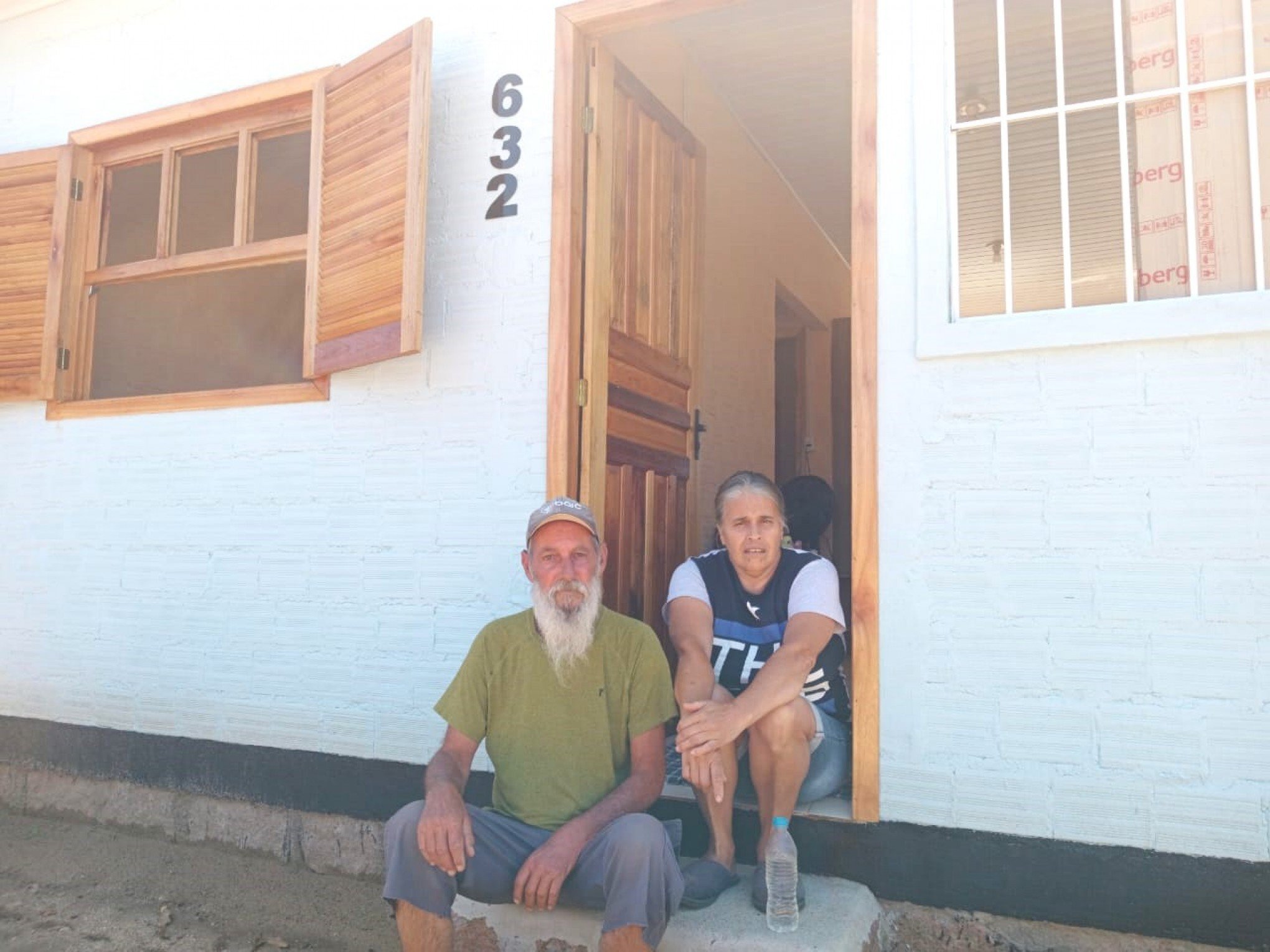 Após perder a casa na enchente, casal recebe uma nova e ganha perspectiva em Canoas