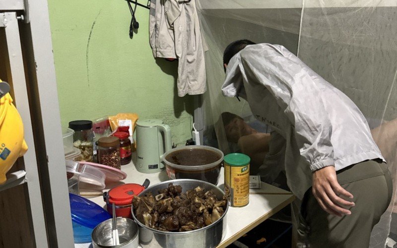 Trabalhadores em condições análogas à escravidão são resgatados de fábrica da BYD na Bahia
