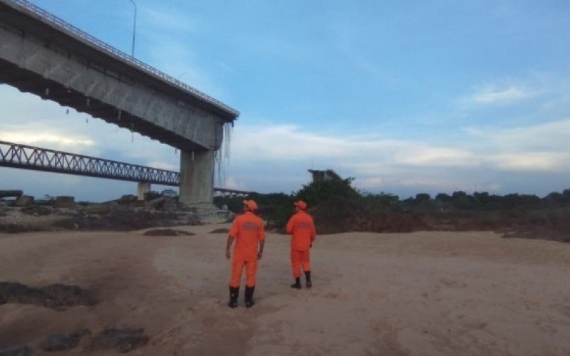 Chega a oito o número de mortes confirmadas após queda de ponte | abc+