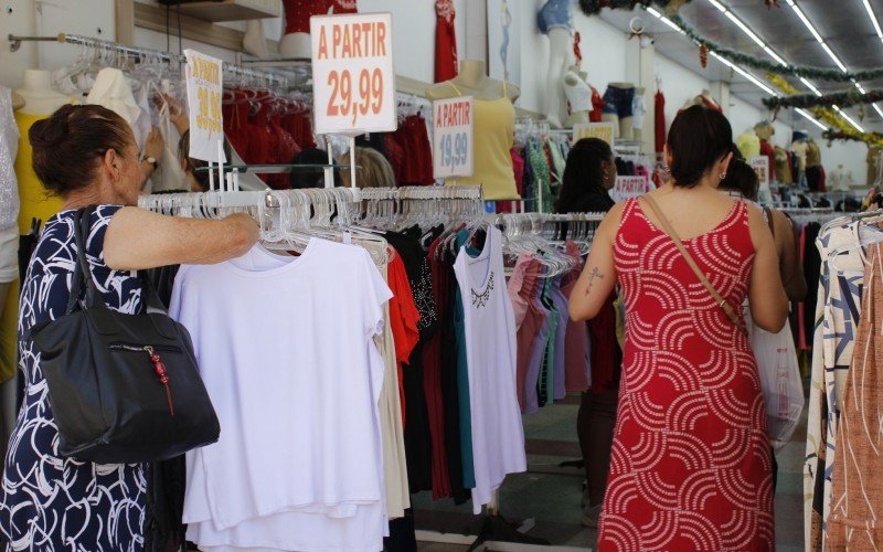 Troca de presentes - comércio - Calçadão de Canoas