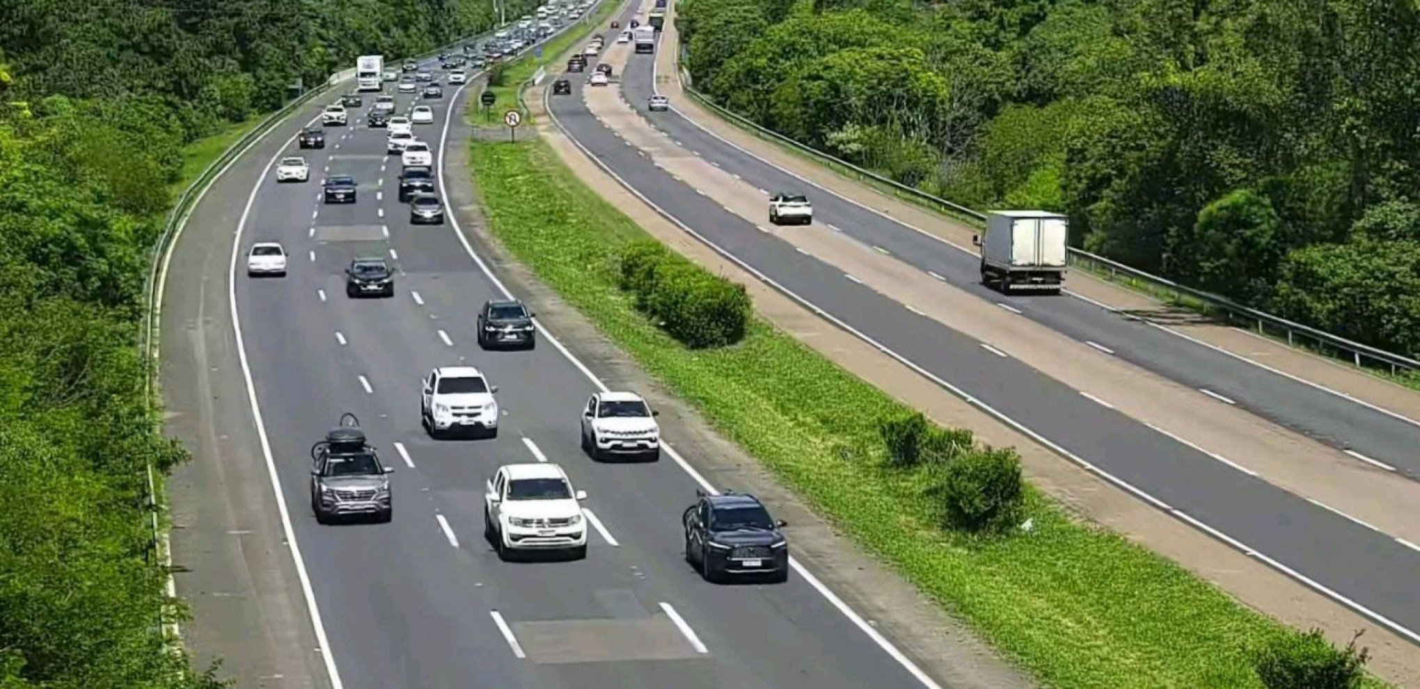 BR-290: Saiba como está o movimento em direção ao litoral norte pela free way na última sexta-feira de 2024