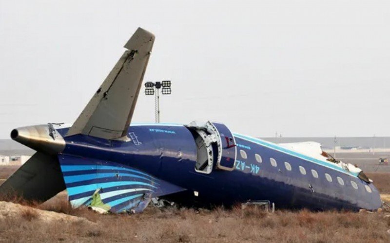 Embraer da Azerbaijan Airlines teria sido atacado por mísseis russos | abc+