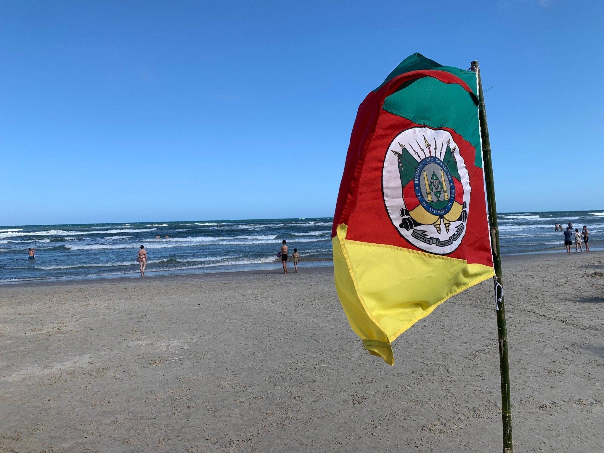 BALNEABILIDADE: Todos pontos do litoral norte estão aptos para banho neste fim de semana; confira o boletim
