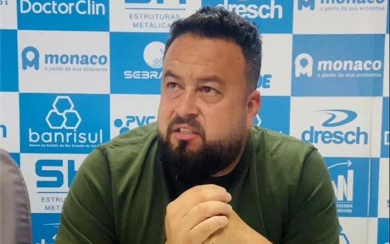 Jerônimo Freitas acompanha a equipe em Santa Maria | abc+