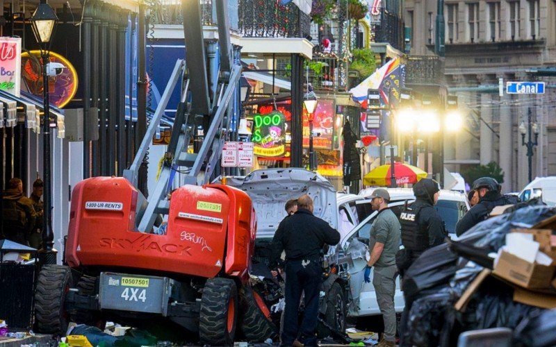 Multidão é atropelada por motorista que mata 10 e deixa 30 feridos em área turística dos Estados Unidos | abc+