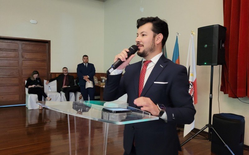 Diego Francisco segue por mais quatro anos à frente do executivo municipal de Estância Veha | abc+