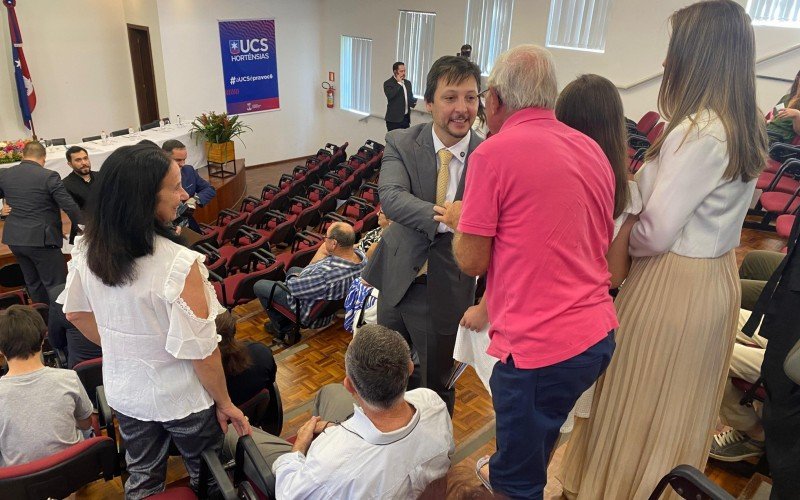 Gilberto Cezar em sua chegada à cerimônia de posse