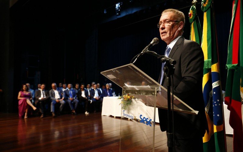 Airton Souza reforçou promessas de campanha durante o discurso de posse