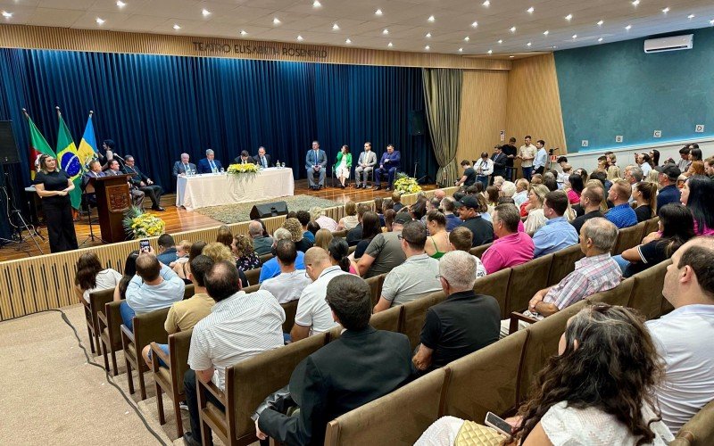 Sessão solene de posse dos eleitos no pleito municipal de 2024 em Gramado