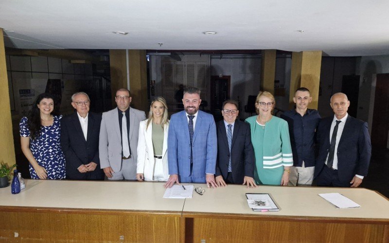 Finck, Haas e os secretários municipais já oficializados em ato que aconteceu na Prefeitura | abc+