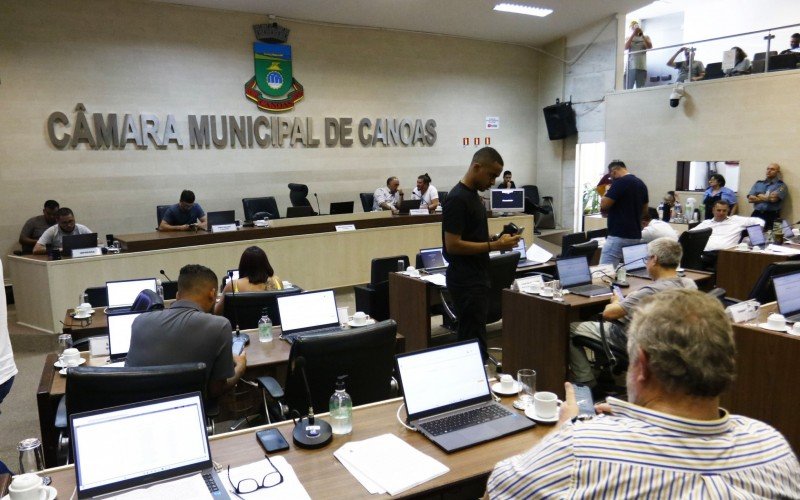 Vereadores aprovaram a reestrutura municipal na primeira sessão de 2025 nesta quinta-feira (2)