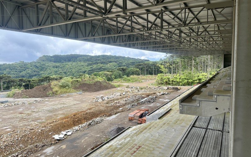 Estádio terá capacidade para 4 mil pessoas