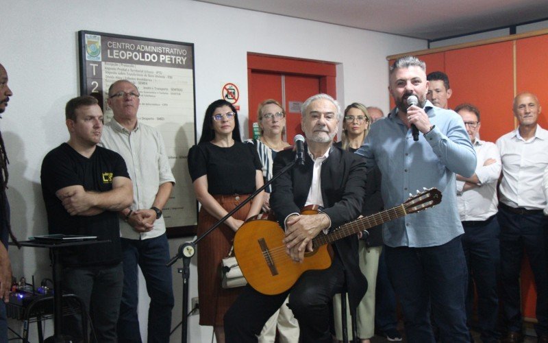 Música tradicionalista e  oração marcam primeiro dia de gestão de Gustavo Finck (PP) em Novo Hamburgo | abc+