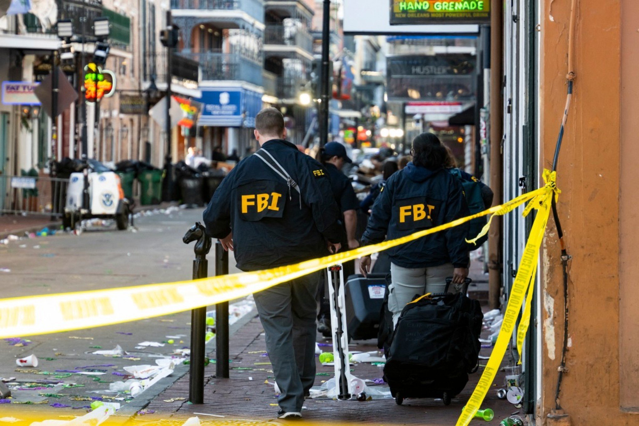 Suspeito de ataque em Nova Orleans possuía bandeira do Estado Islâmico e tinha colocado outras duas bombas caseiras onde crime aconteceu