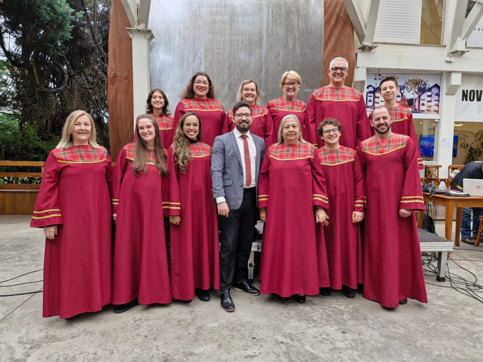 Primeiro final de semana de 2025 tem programação musical e atrações natalinas na Serra