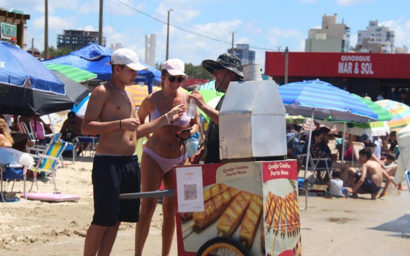 Sábado foi dia de praia lotada em Tramandaí