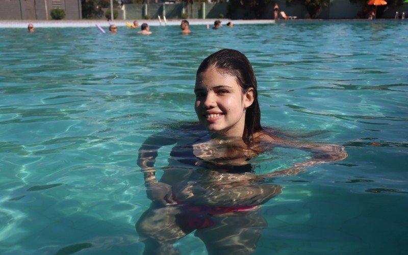 Temporada de piscinas em São Leopoldo - Sociedade Ginástica - Laura