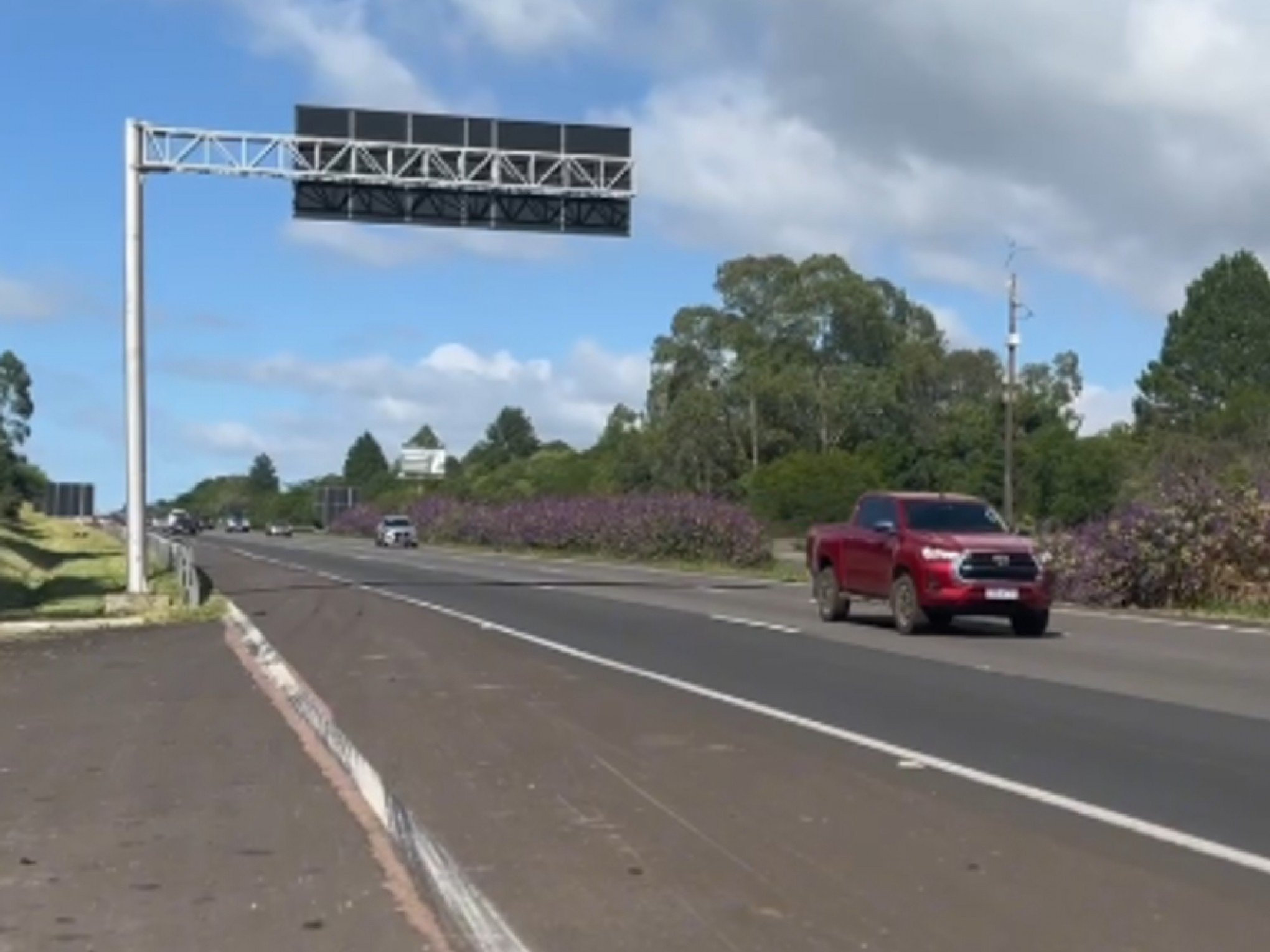 VÍDEO: Ida ao litoral movimenta a BR-290 neste sábado; veja como está o trânsito na rodovia