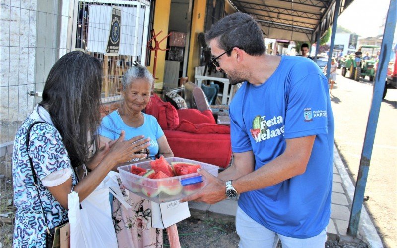 FESTA DA MELANCIA DE PAROBÉ: Desfile de produtores de melancia se repete em 2025 com degustação da fruta  | abc+