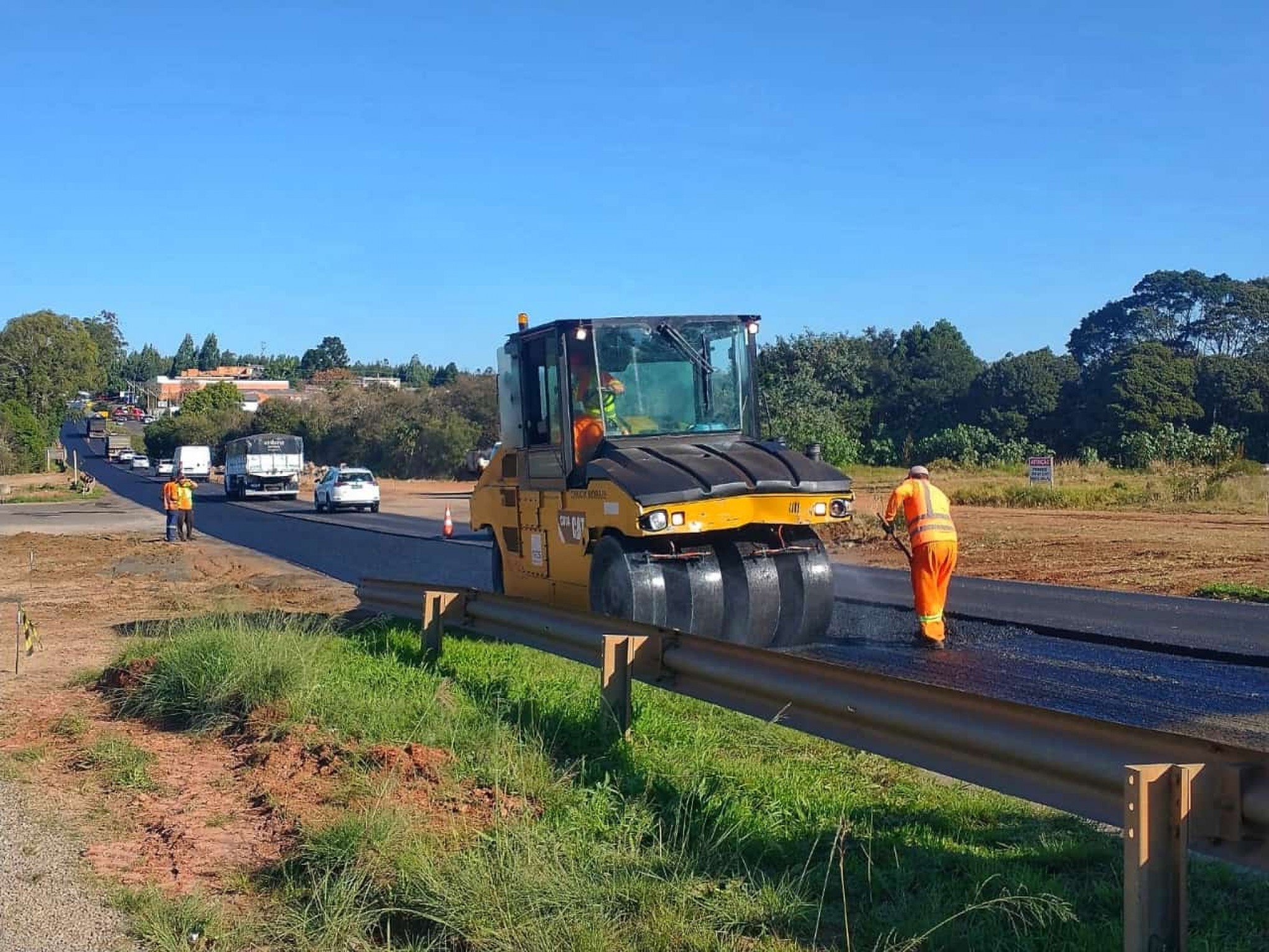 Estradas da Região das Hortênsias receberão serviços de limpeza durante a semana; entenda