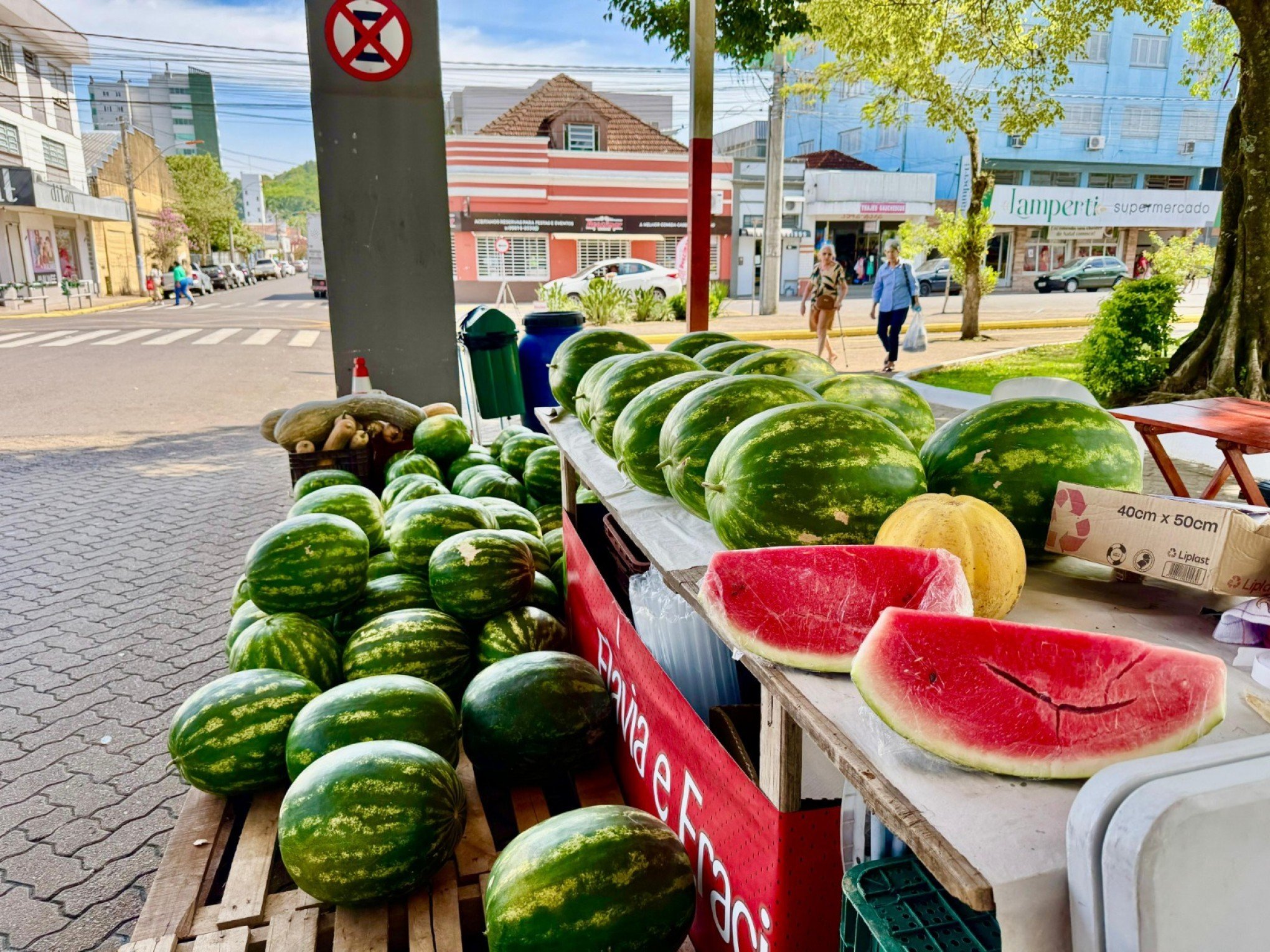 Frutas produzidas na região são atração na Feira da Melancia em Taquara; confira horários