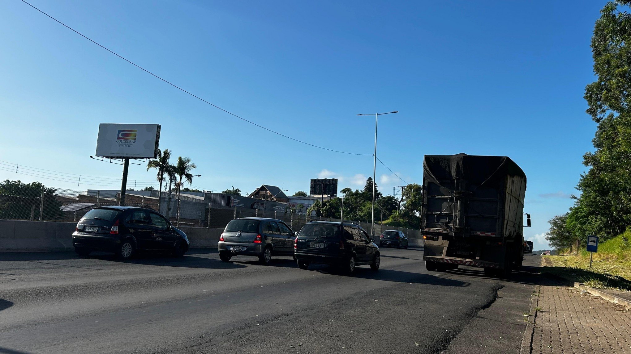BR-116: Pane mecânica causa transtornos no trânsito em Novo Hamburgo