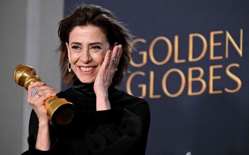 Fernanda Torres após vencer Globo de Ouro como Melhor Atriz em Filme de Drama | abc+