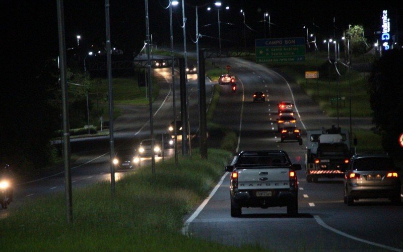 Iluminação na RS-239 deixa tráfego mais visível em Campo Bom