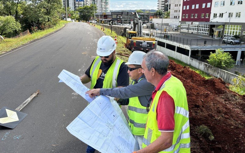 Obras junto ao viaduto Ayrton Senna são retomadas com construção de nova pista que garantirá acesso ao Centro de Novo Hamburgo | abc+