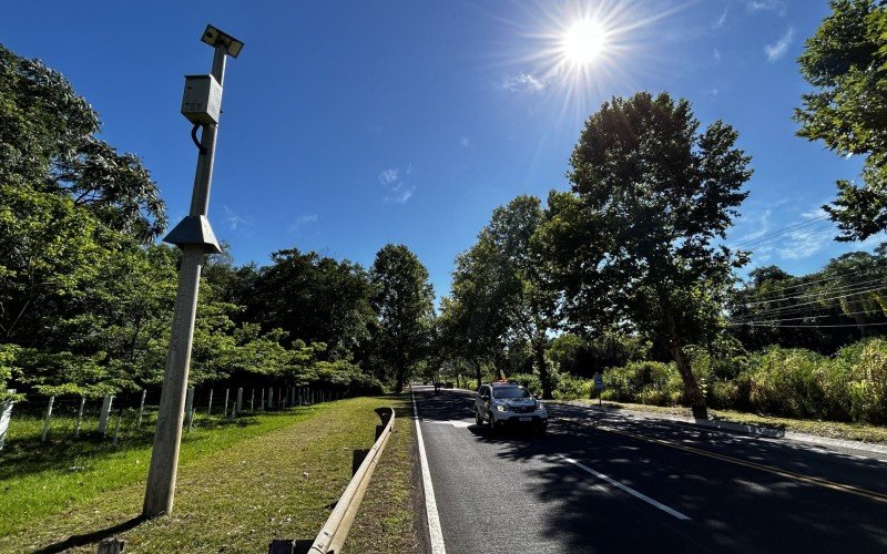 Sensor de tráfego instalado na BR-116, em Dois Irmãos, auxilia no monitoramento e na segurança das estradas