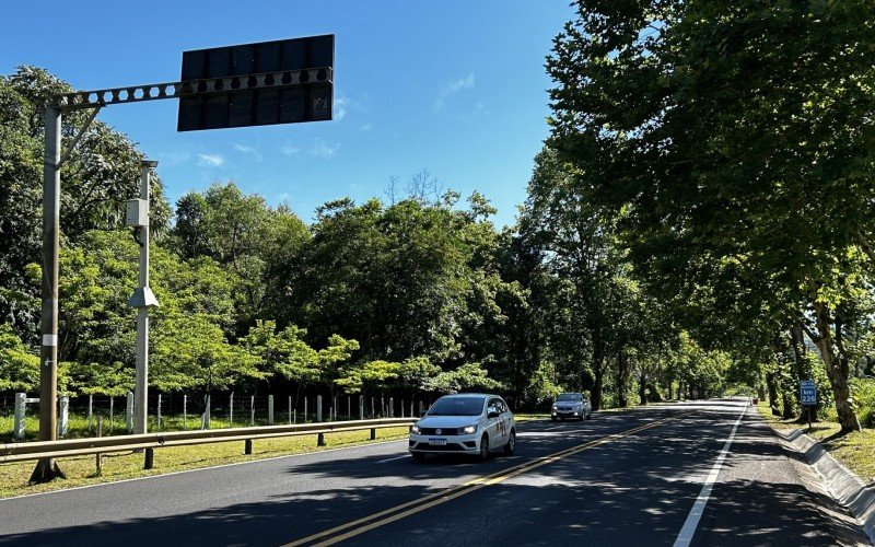 Sensor de tráfego instalado na BR-116, em Dois Irmãos, auxilia no monitoramento e na segurança das estradas