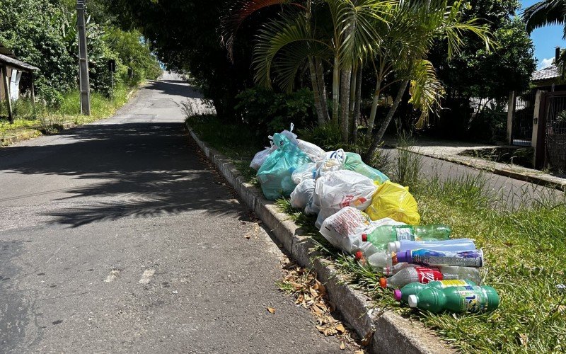 Moradores do bairro Rondônia voltam a reclamar de problemas com a coleta de lixo