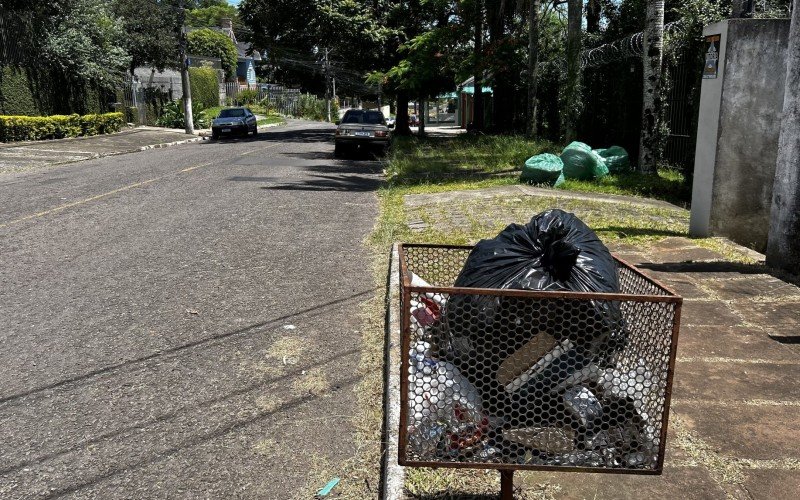 Moradores do bairro Rondônia voltam a reclamar de problemas com a coleta de lixo