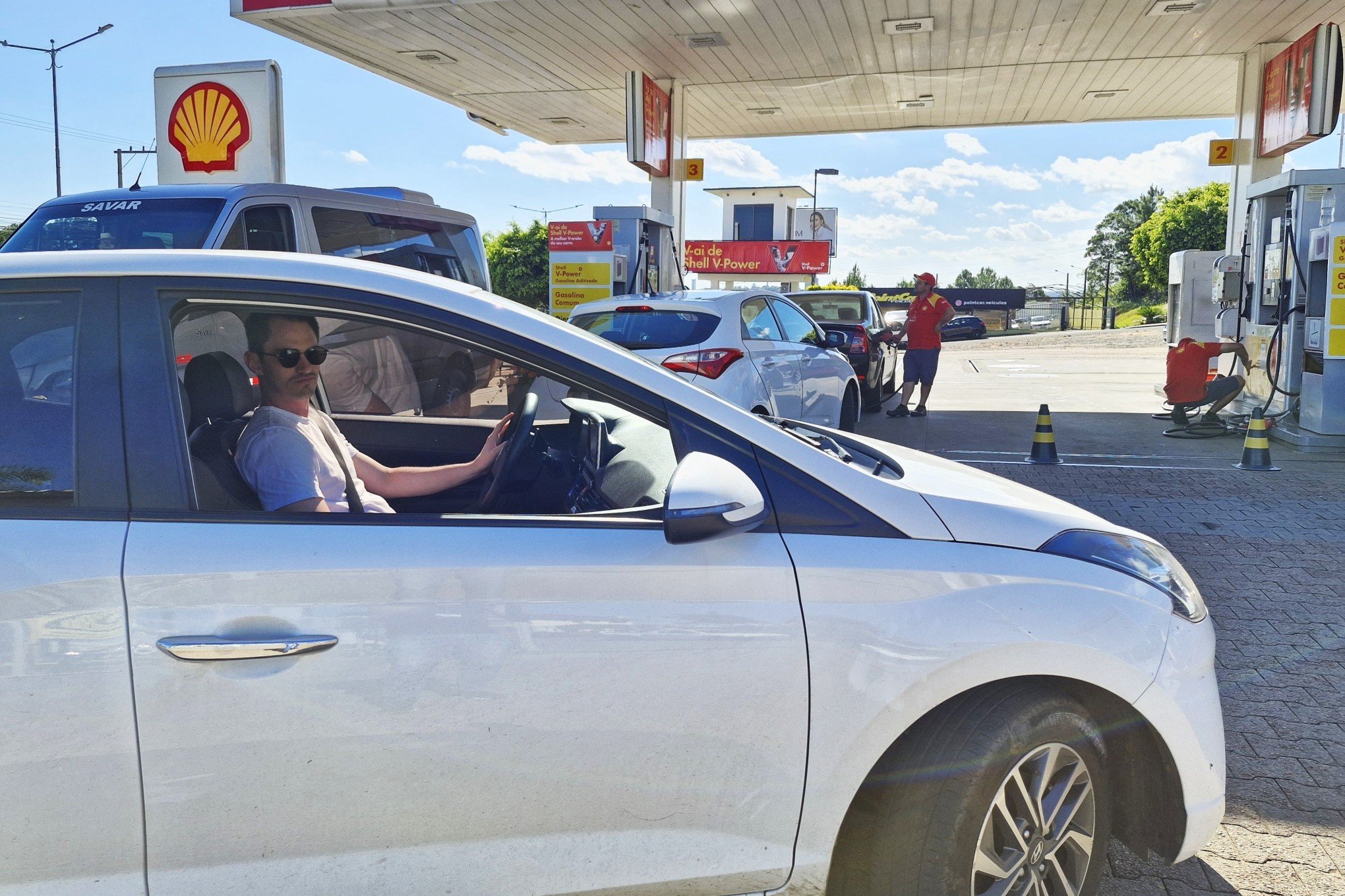 Queda no preço da gasolina surpreende motoristas, mas reajuste de ICMS pode reverter cenário