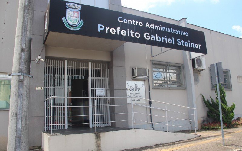 Projeto de lei prevê reorganização das secretarias e aumento de gastos em Estância Velha | abc+