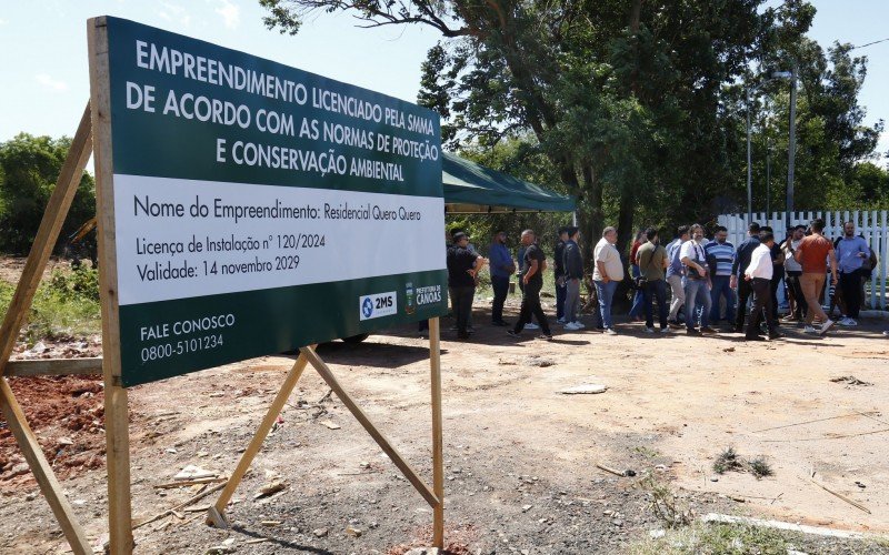 Prefeitura de Canoas entrega alvarás de licenciamento para construtora realizar obras