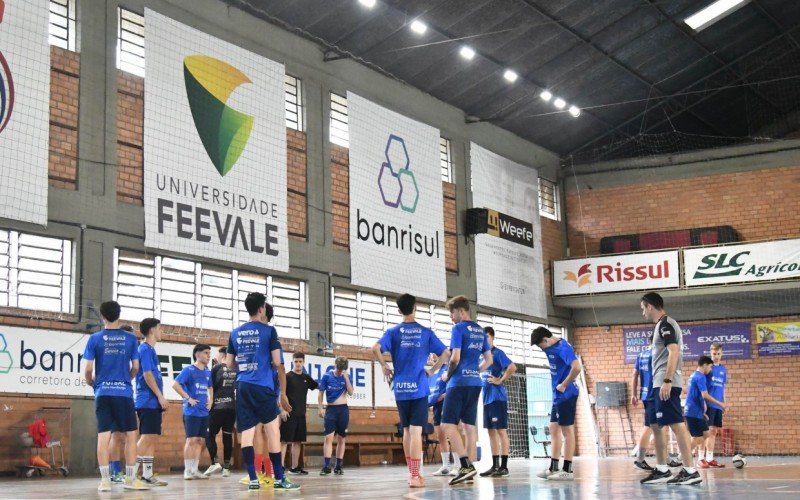 UJR/Feevale/Banrisul promove avaliações técnicas para suas equipes de formação masculinas | abc+