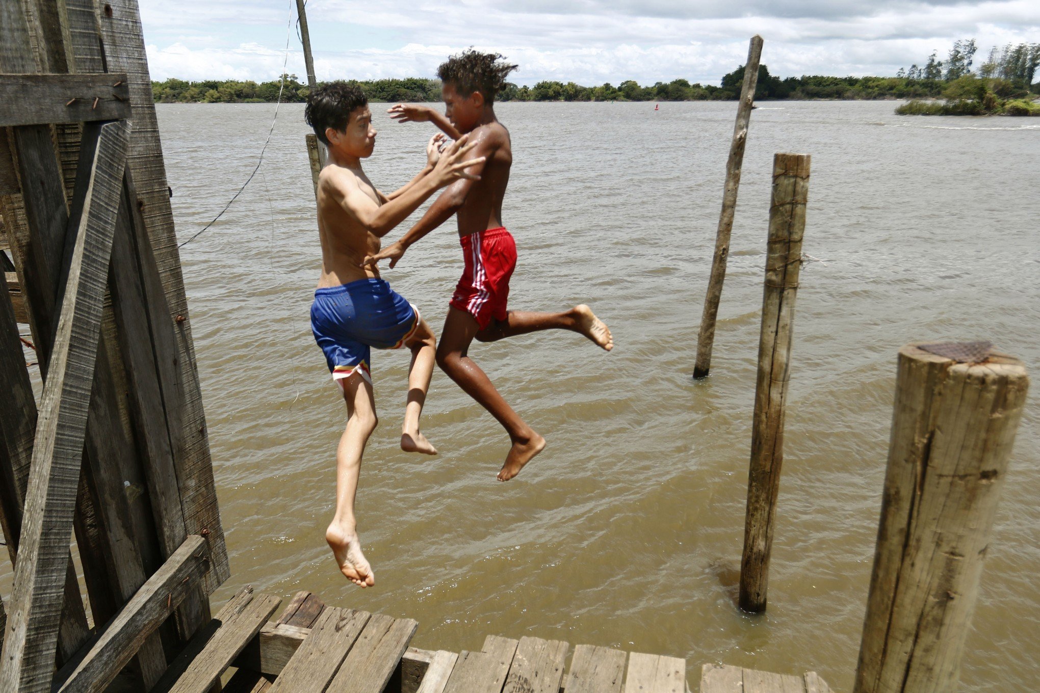 Prainha do Paquetá volta a ser alternativa para quem quer se refrescar sem sair de Canoas