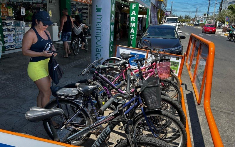 Tramandaí substitui vagas de estacionamento por bicicletários  | abc+