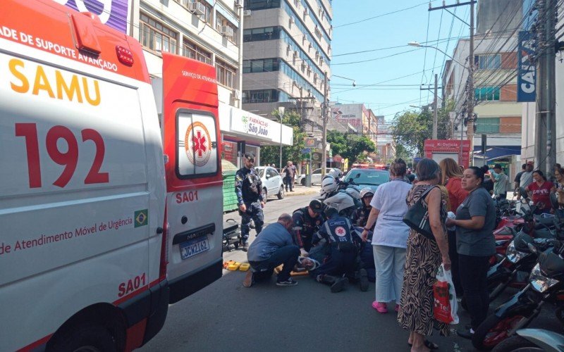 Acidente, na manhã desta terça-feira (14), interrompeu o tráfego na movimentada Rua 15 de Janeiro