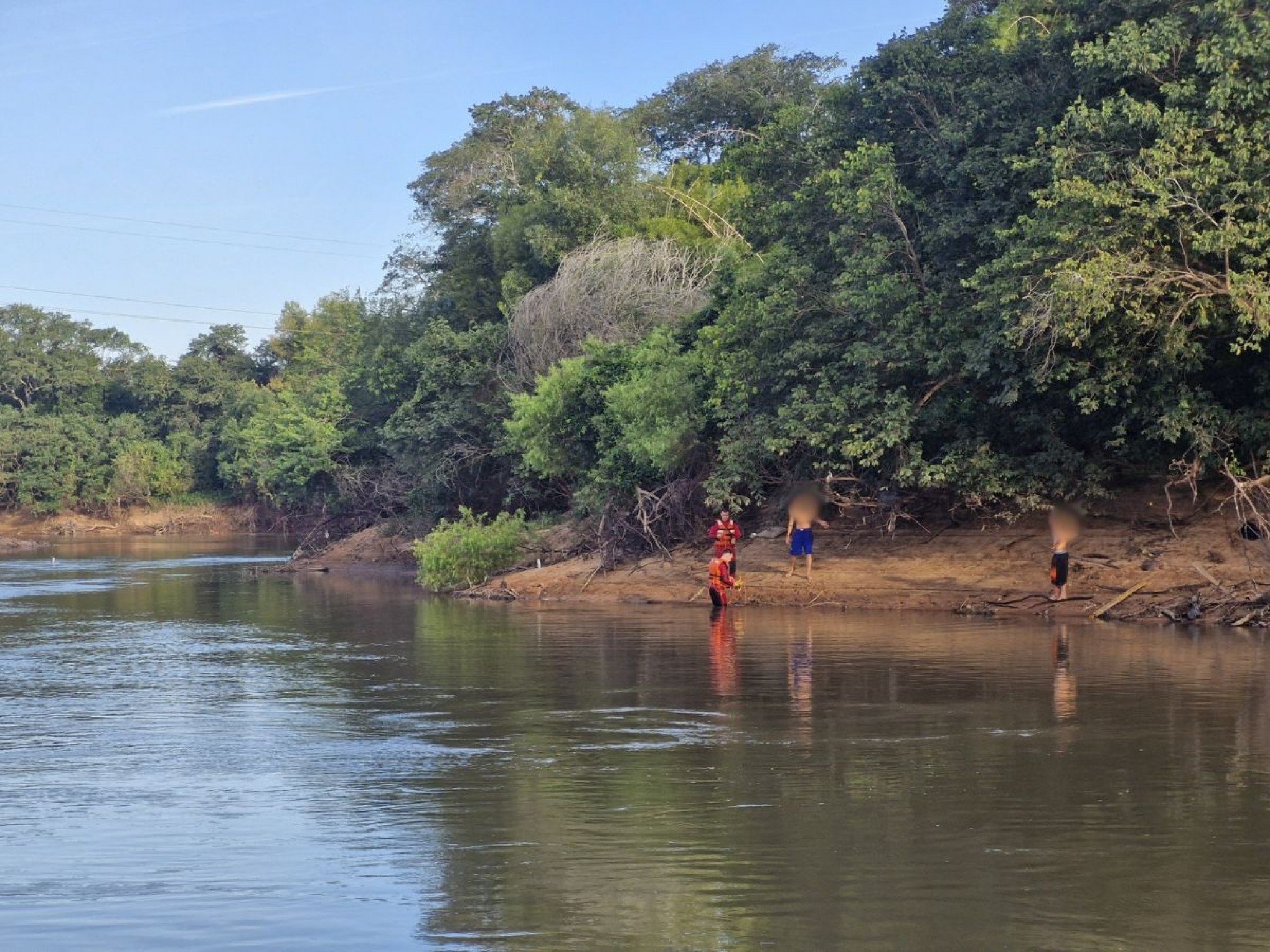 Mergulhadores são aguardados para auxiliar nas buscas por jovem desaparecido no Rio dos Sinos