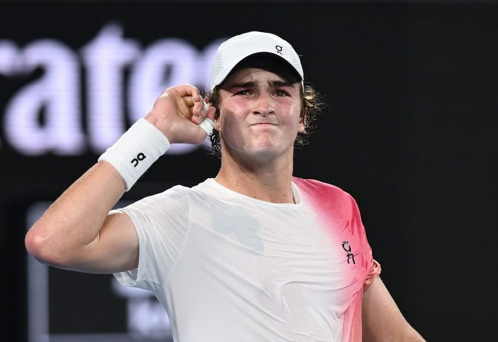 João Fonseca vence em estreia no Australian Open e se confirma como fenômeno