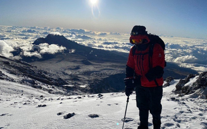 Guilherme Winter chegou no Kilimanjaro, o topo da África, em 2023