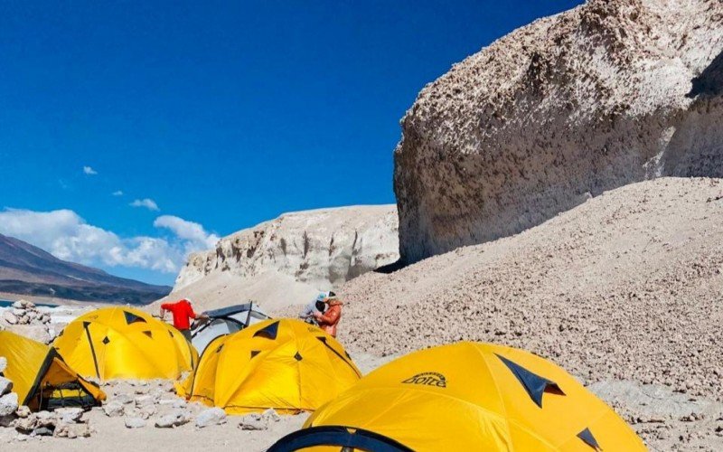 Acampamento no vulcão mais alto do mundo