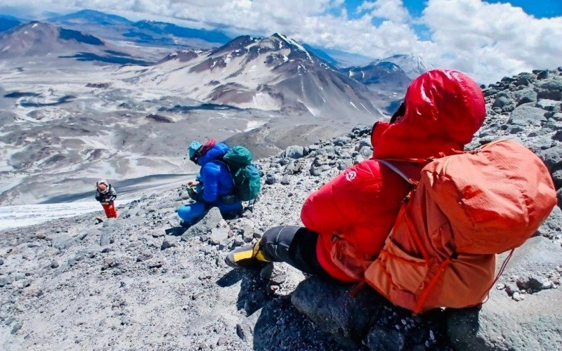 Escalada levou 13 horas até o cume