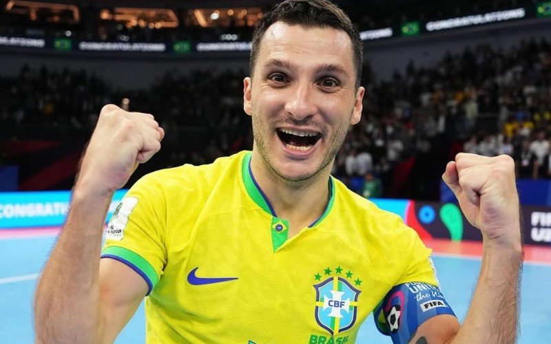 Dyego é eleito melhor jogador do mundo de futsal | abc+