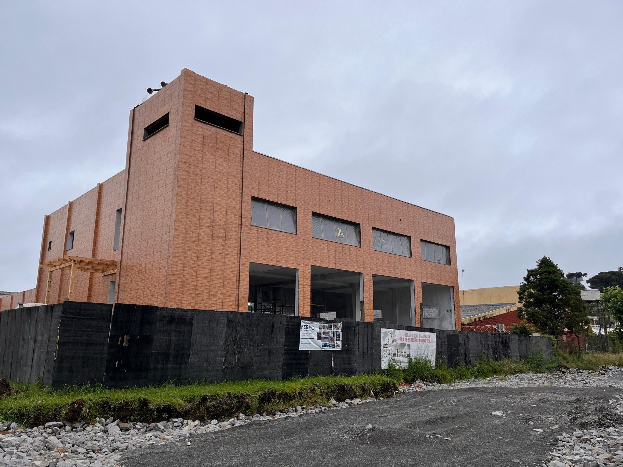 Novo quartel dos bombeiros de Canela está sem previsão de entrega; entenda