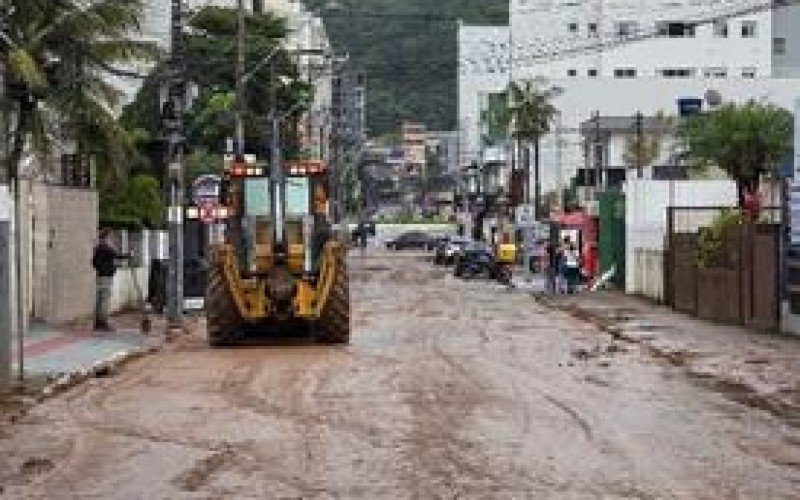  Balneário Camboriú registrou 197,8mm de chuva até a metade da tarde desta quinta-feira (16) | abc+