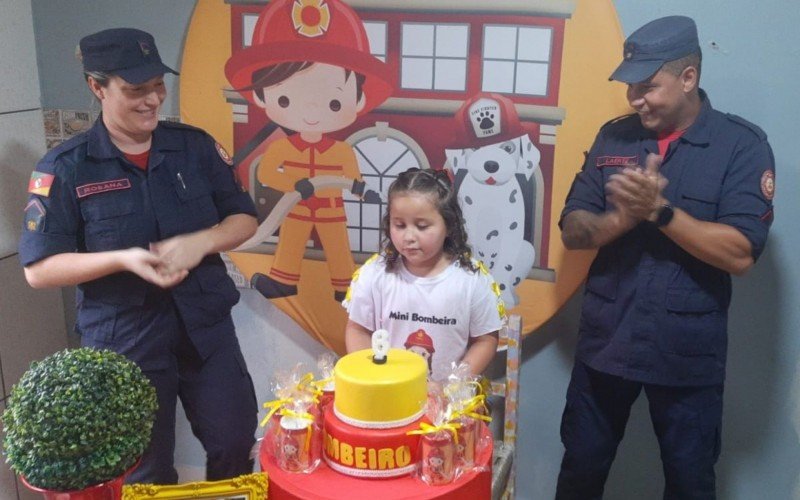 Menina recebe surpresa dos bombeiros no aniversário de 6 anos em Novo Hamburgo | abc+